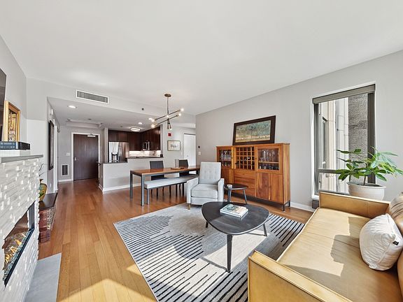 5th image of 130 N Garland Ct APT 1712
