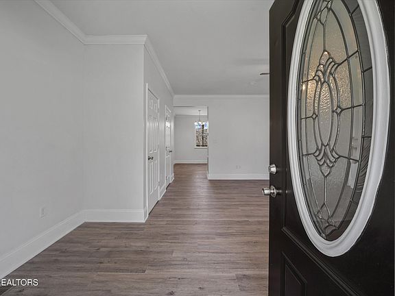 3rd image of 113 Settlers Dr