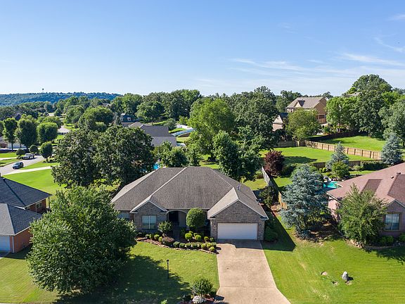 2nd image of 2307 Parkway Ln