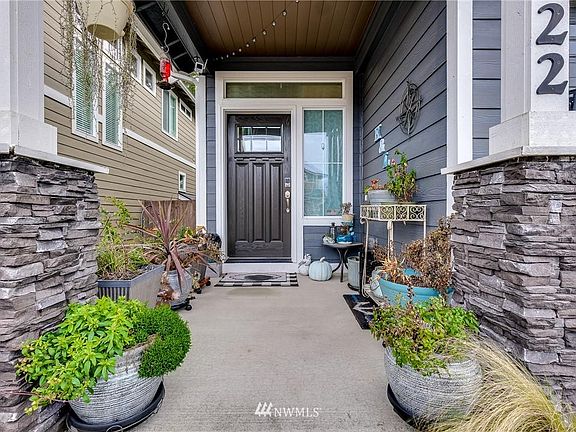 3rd image of 3822 Maritime Dr SW