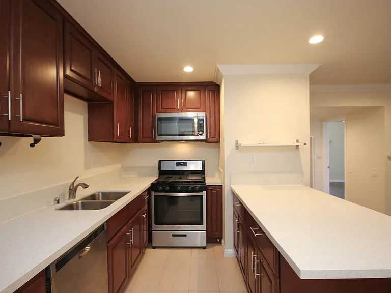 203 S Madison Ave #10 — Photo 8