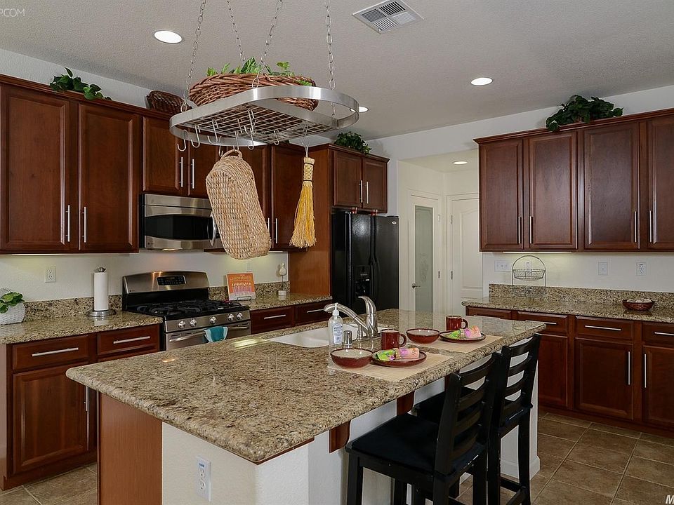 1st image of 4064 Hellenic Dr