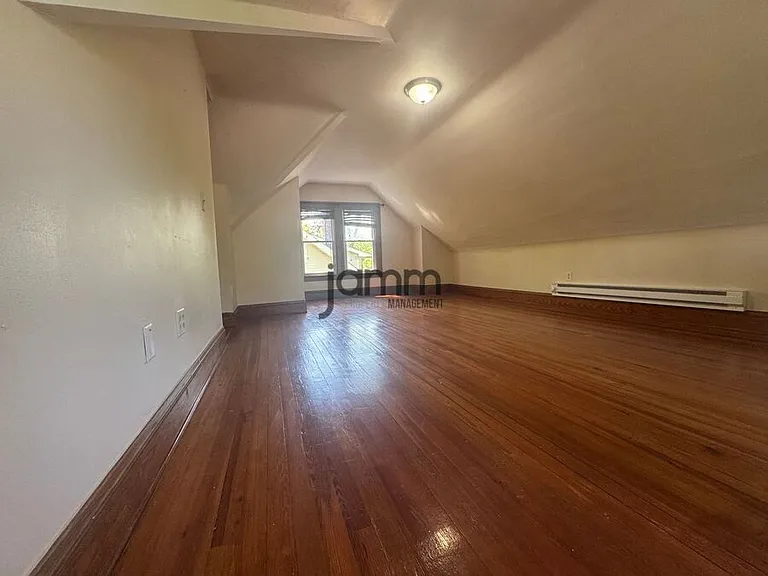 3228 E Fairfax Rd — Photo 11