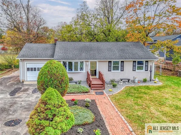 385 Metlars Ln, Piscataway, NJ 08854