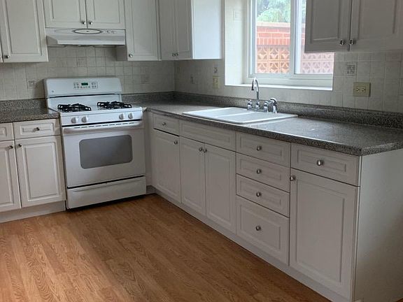 4th image of 5033 N McVicker Ave #1