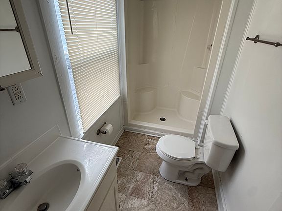 3rd image of 1021 Fairfax St #B