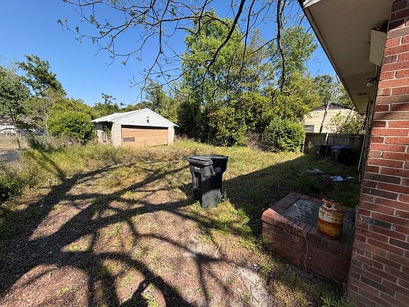 3rd image of 2215 Bandler Road