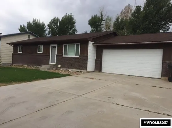 2986 Herrington Dr, Casper, WY 82604