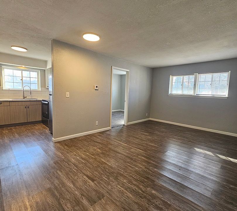 1st image of 2751 W 72nd St #2