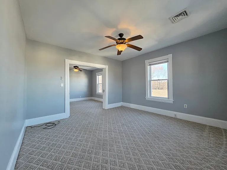 519 Manville Rd — Photo 6