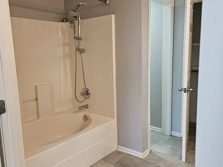 6091 Brookechase Ln — Photo 7