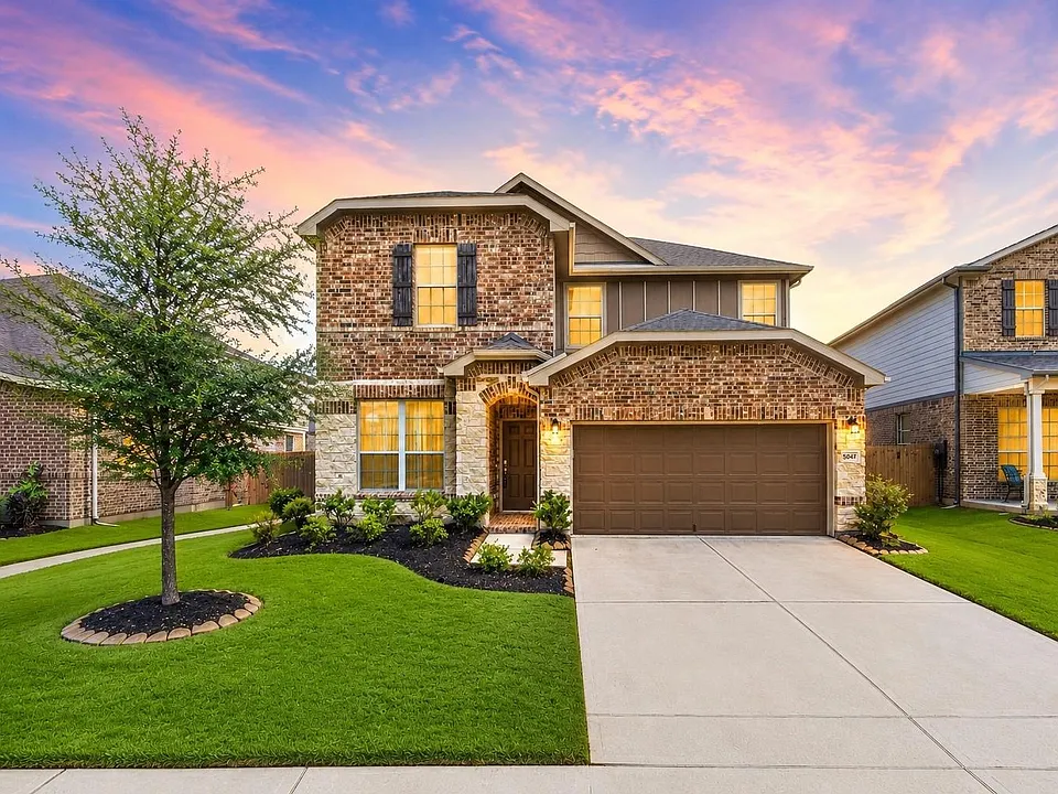 5047 Royal Amber Ln