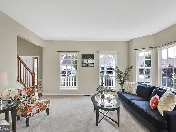 3rd image of 24813 Magnolia Cir