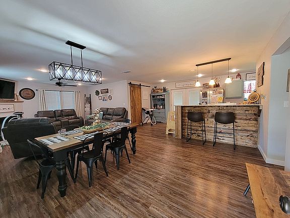 3rd image of 5201 Farm Road 1487