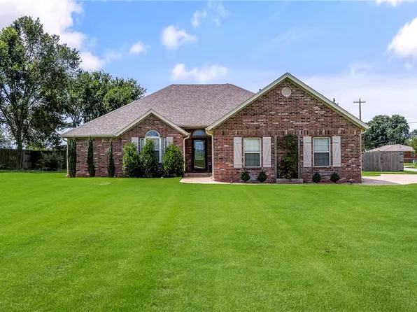 360 Clayton Rd, Cave Springs, AR 72718