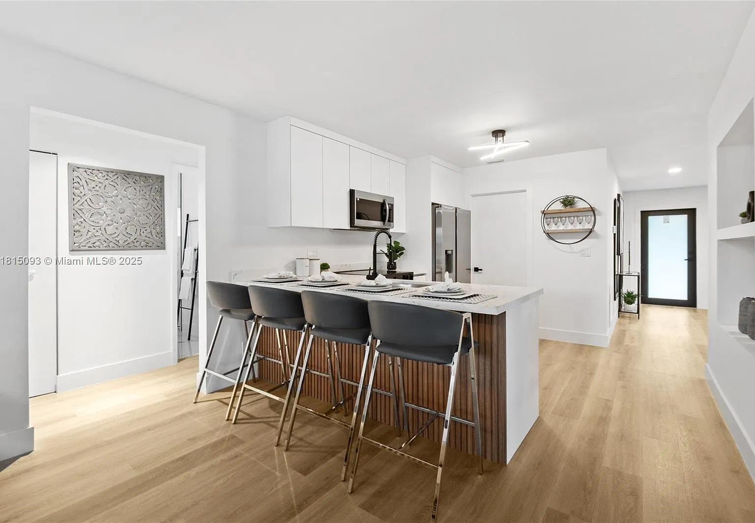 3 bed, 2.0 bath, 1564 sqft, $5,500 — Photo 4