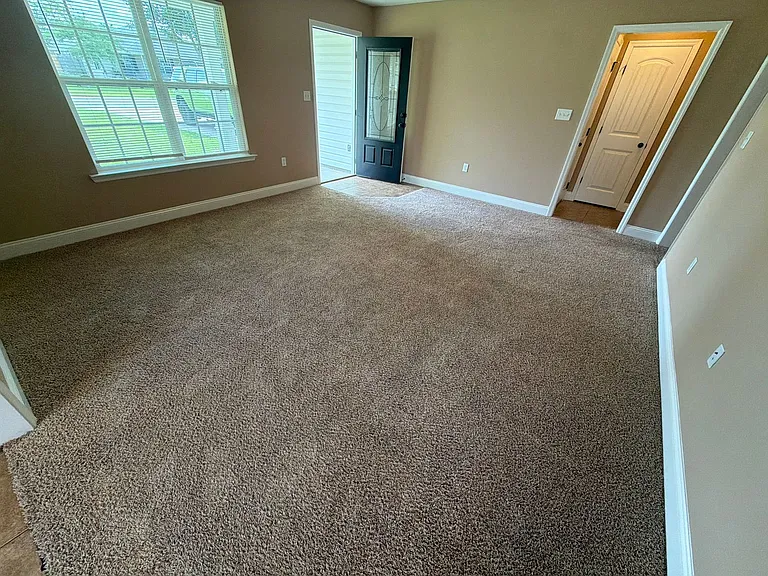 4916 Patton Dr — Photo 4