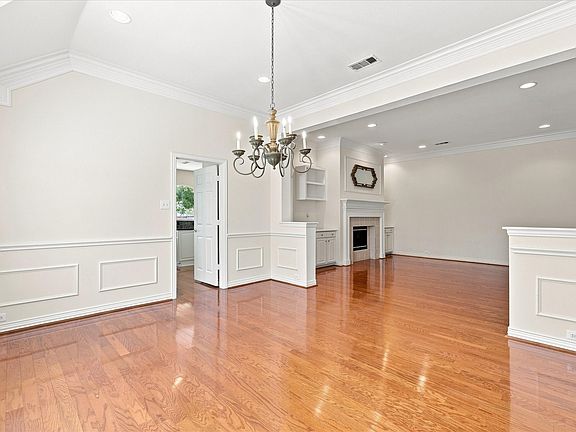 3rd image of 951 Mallard Dr