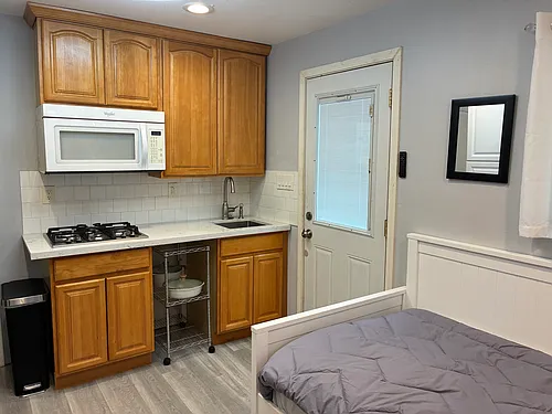 230 Cambridge Ave #230 Photo 1