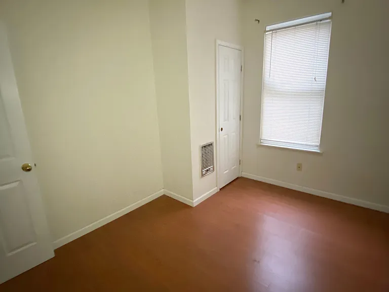457 10th Ave #222 — Photo 12