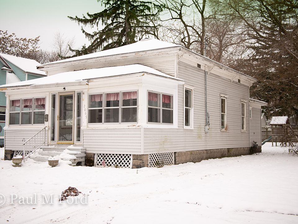 1st image of 2065 Bourdon St