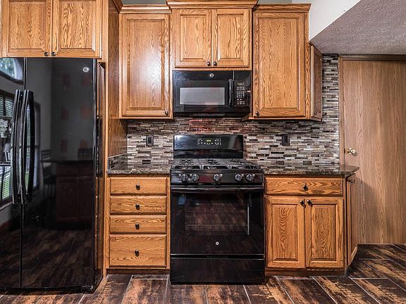 5th image of 3016 Highland Park Dr