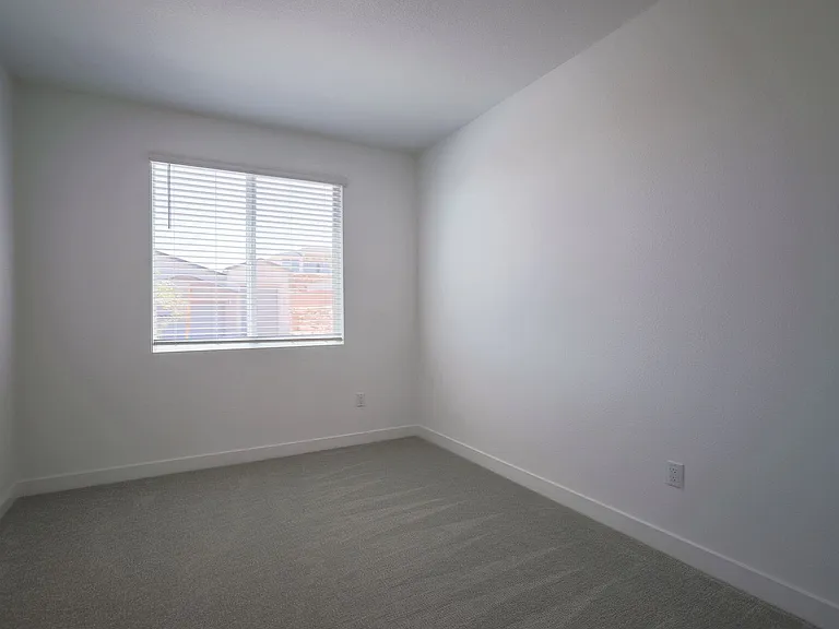 3068 W Orco Ln — Photo 30