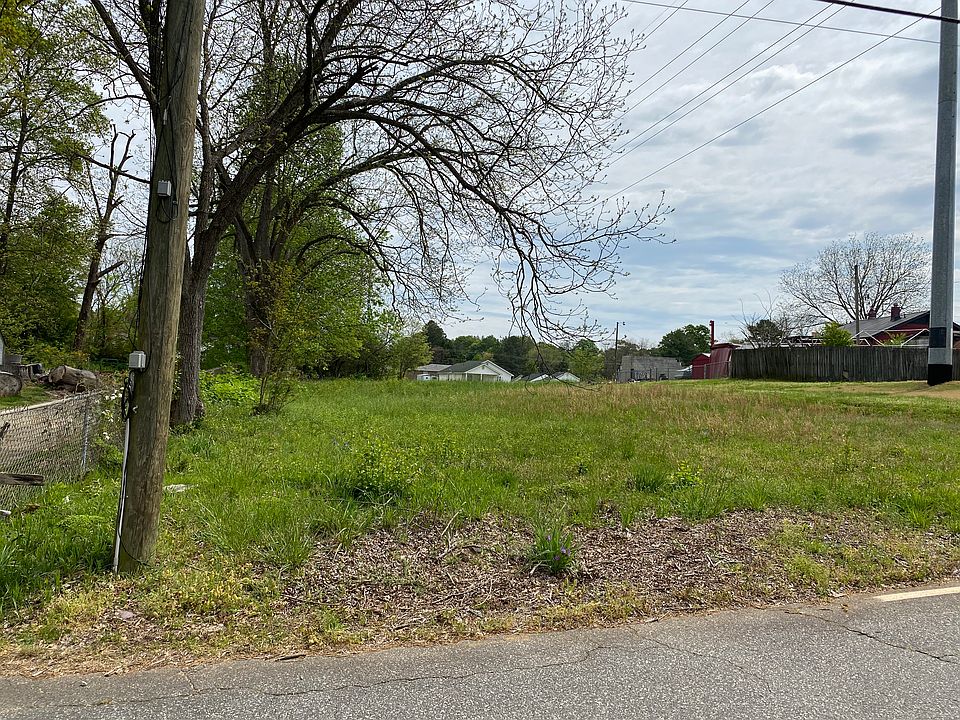2nd image of 135 McDaniel Ave