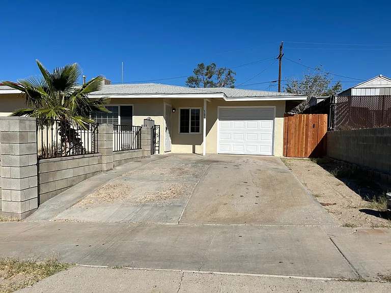381 Frances Dr — Photo 15