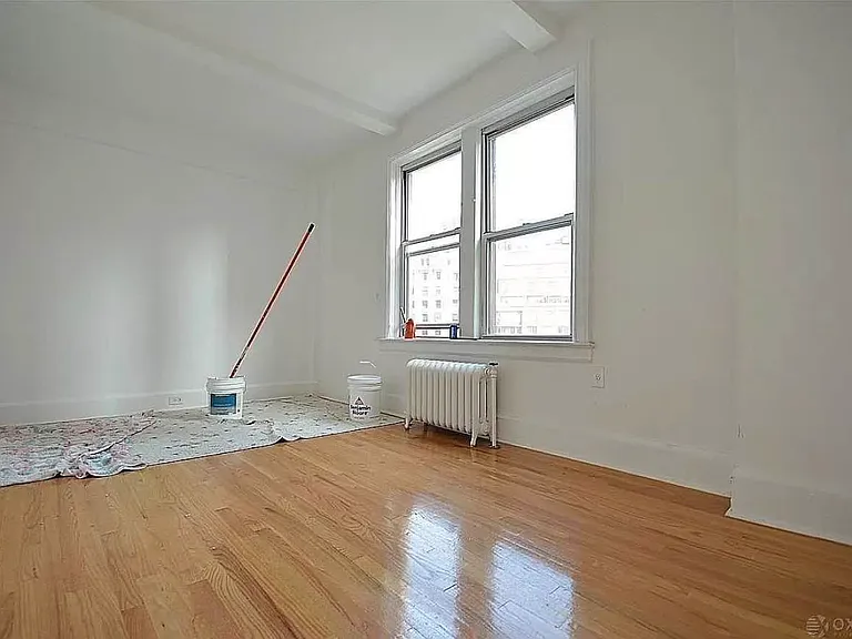 200 W 70th St #4S — Photo 2