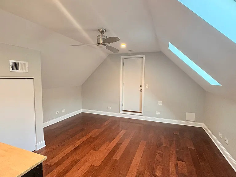 1229 N Bosworth Ave — Photo 1