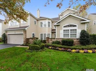26 Hamlet Dr #94, Mount Sinai, NY 11766