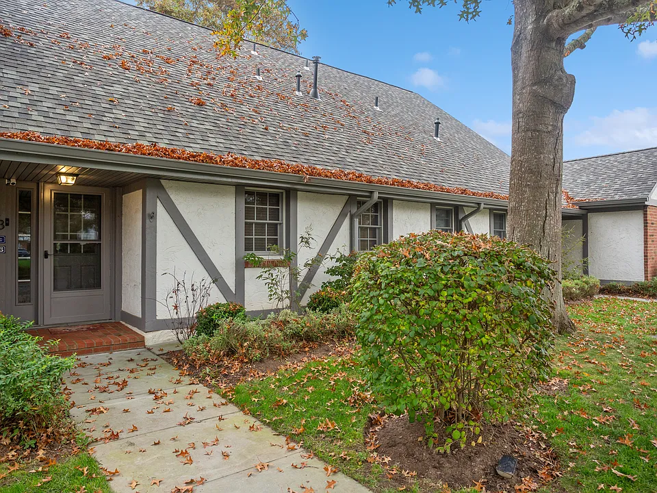 10 Leland Ln #43