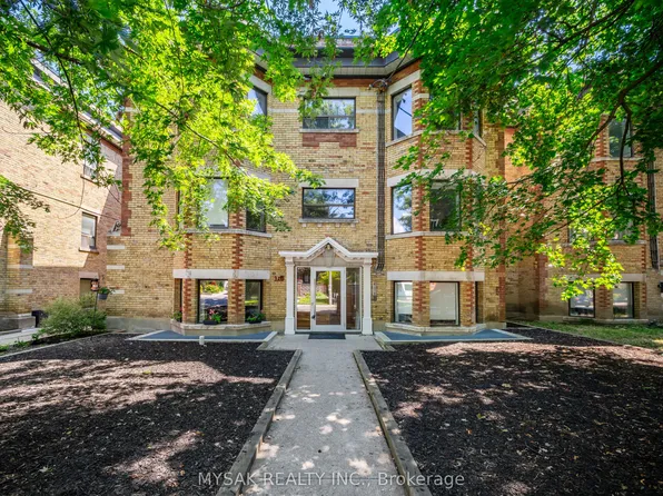 427 Crawford St, Toronto, ON M6G 3J7