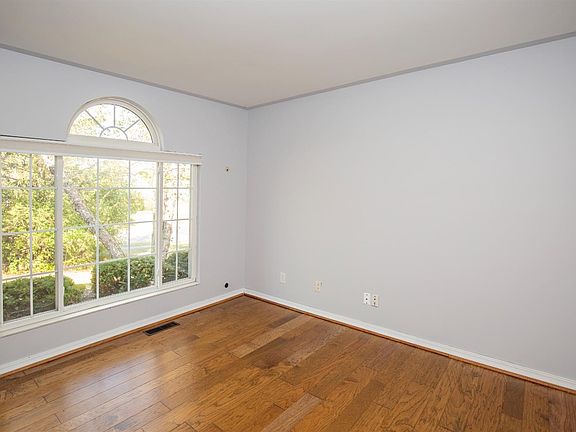 4th image of 7734 Waters Edge Dr