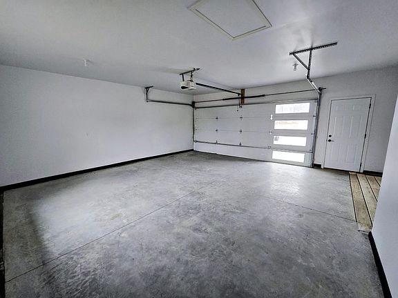 3rd image of 406 8th Ave SW