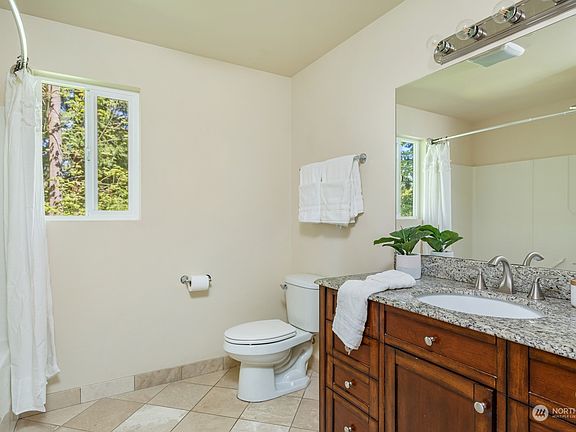 4th image of 18002 230th Avenue NE