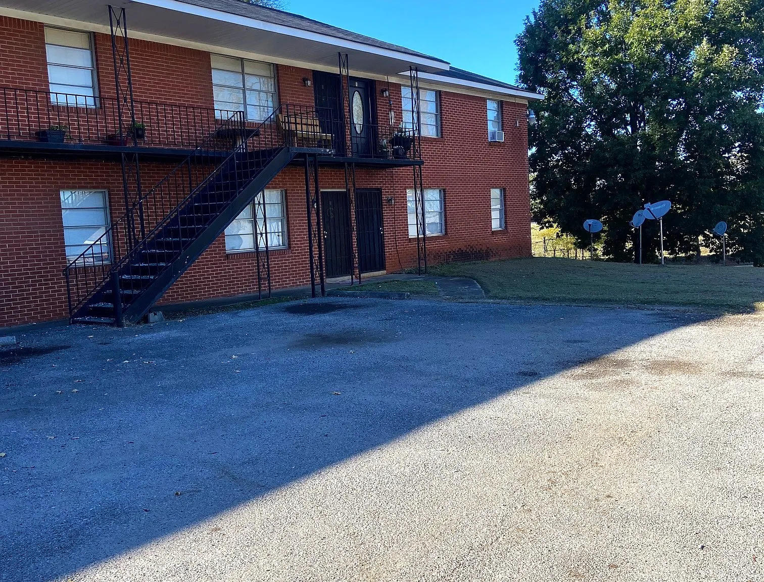 2 bed, $850 — Photo 1