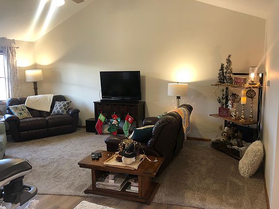 5th image of 577 Hesburgh Dr