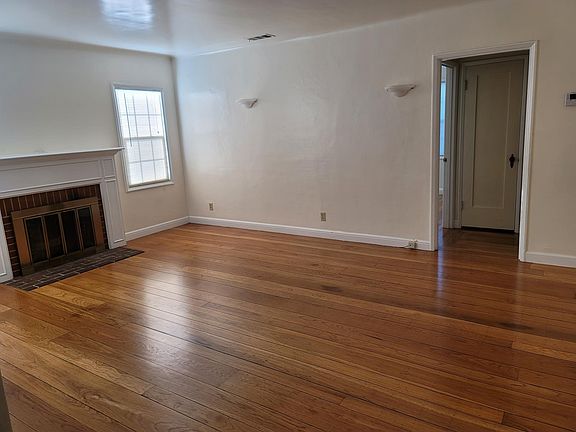 5th image of 2072 Bancroft Ave