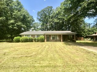 135 Oakwood Pl, Waynesboro, MS 39367