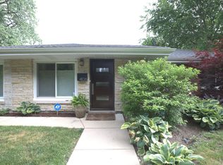 4106 Cleveland St, Skokie, IL 60076