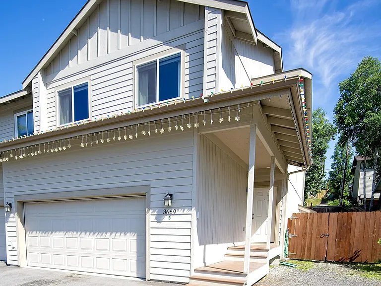 3669 Lynn Dr #B — Photo 2