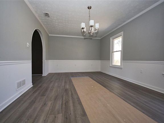 4th image of 1910 Paces Landing Cir NW