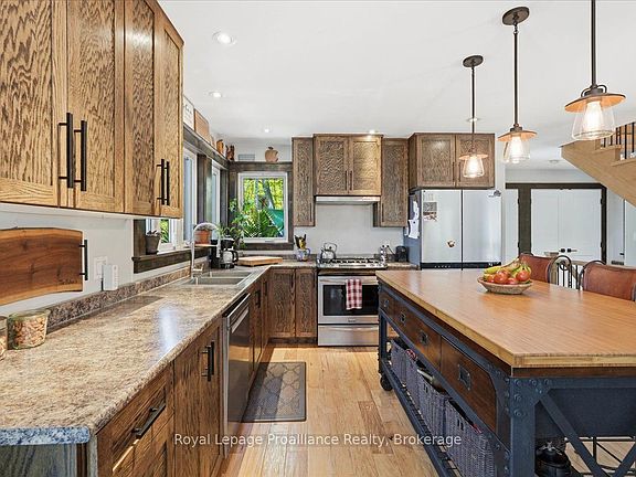 5th image of 2134 Beach Rd