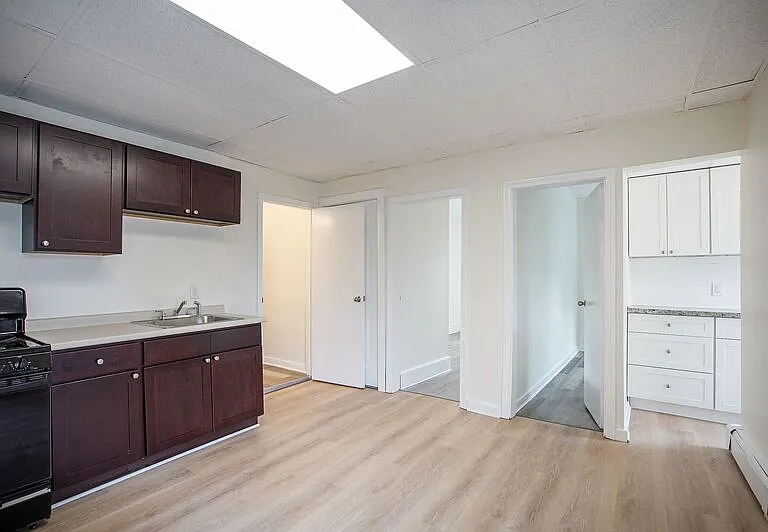3 Charles St #2R — Photo 9