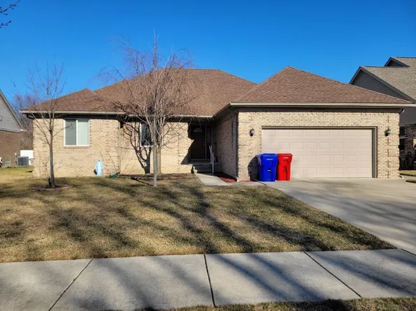 33442 Royal Park W, Fraser, MI 48026