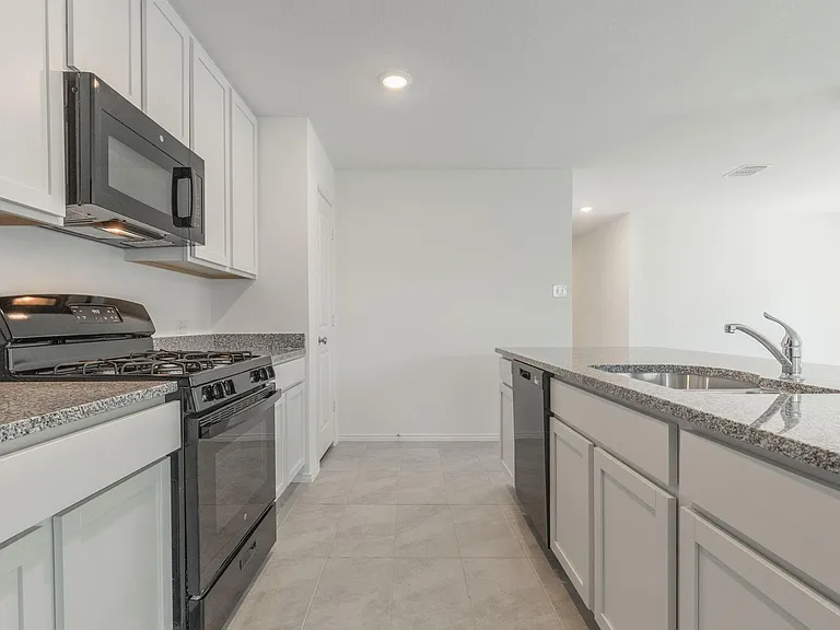 1516 Vattier St — Photo 5