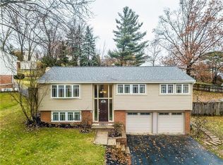 106 Shadow Ln, Coraopolis, PA 15108