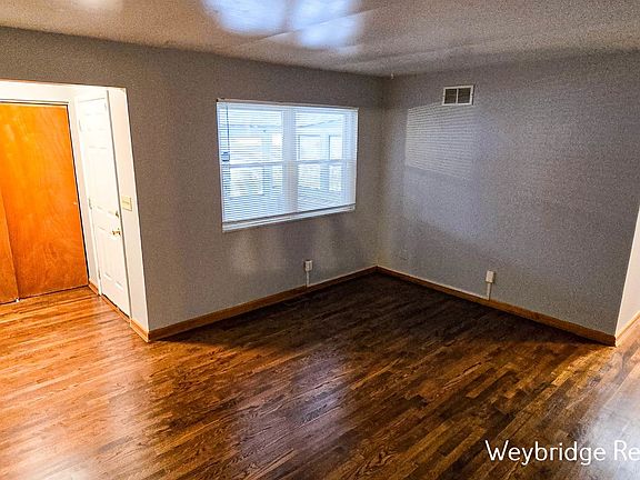 3rd image of 10704 Toulon Dr